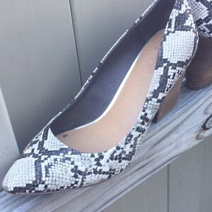 Crown Vintage block heel snake skin print shoes